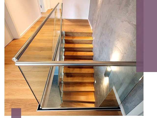 Перила для лестницы в доме — изготовление и монтаж в Сестрорецке