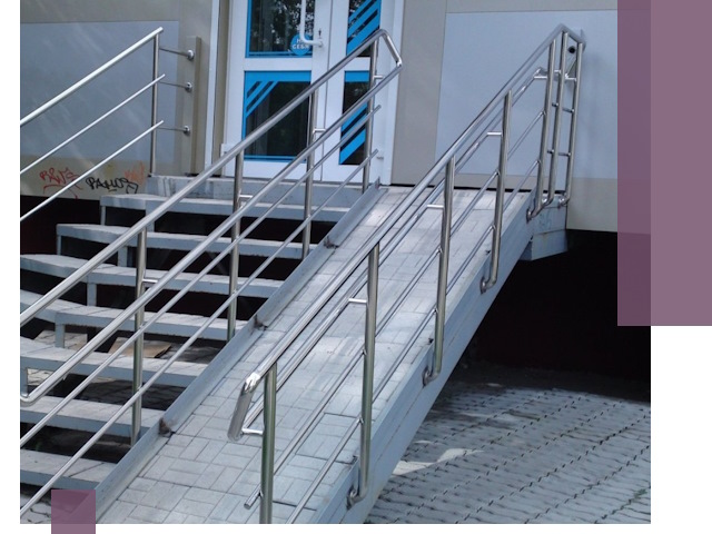 Пандус на крыльцо под ключ в Сестрорецке: монтаж и изготовление